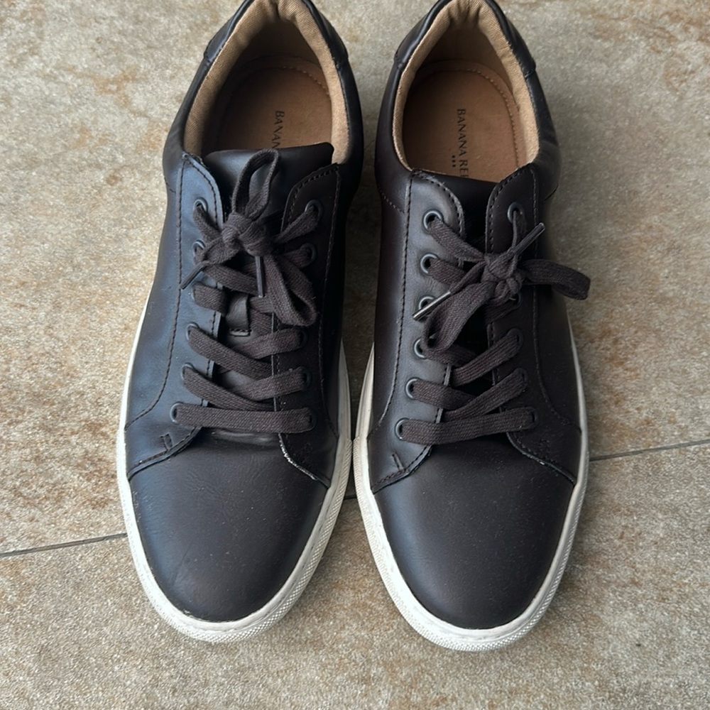 Banana republic size 10 casual sneakers